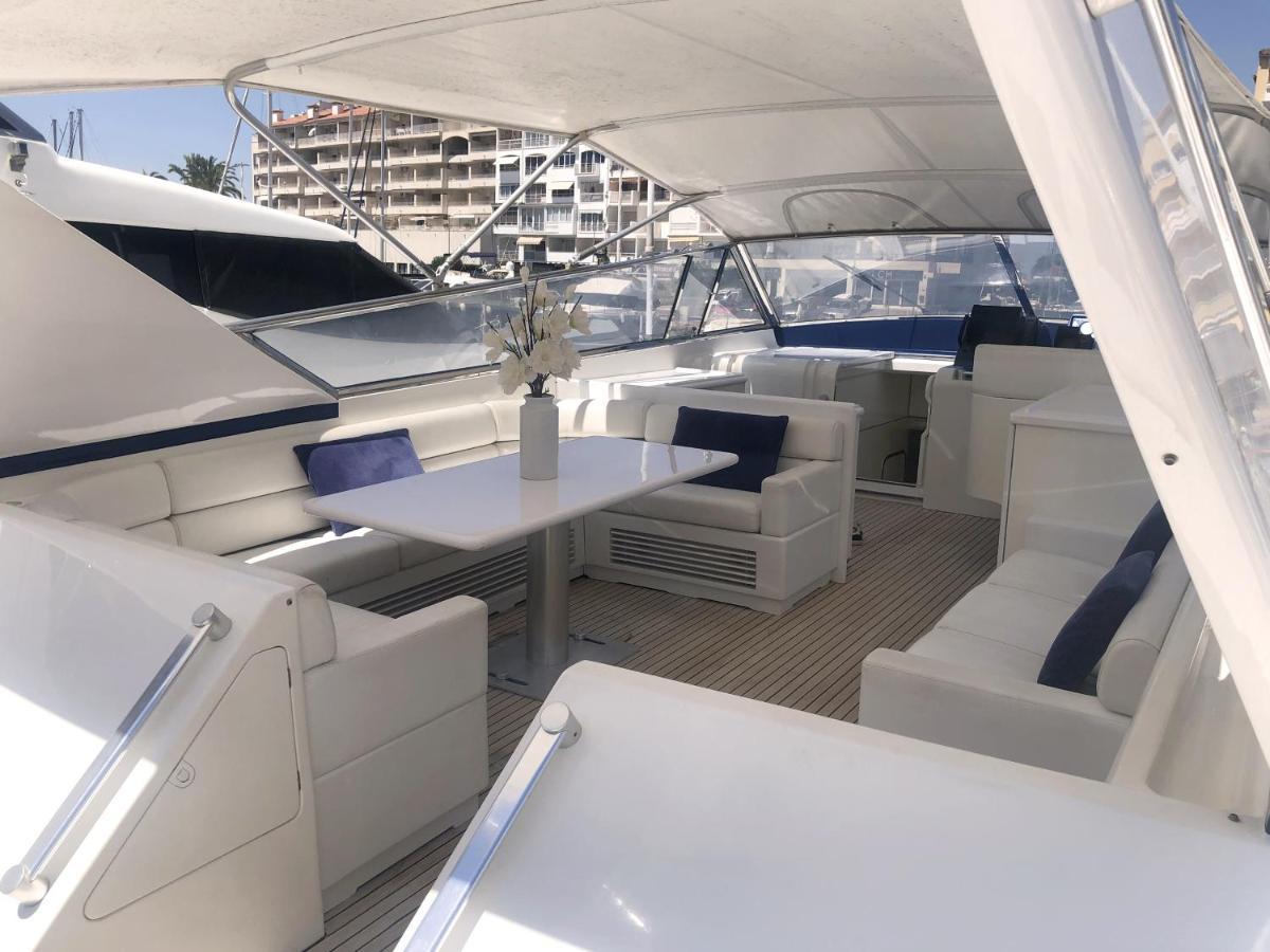 Home Sweet Boat - Chambres D'Hotes Empuriabrava Exterior photo